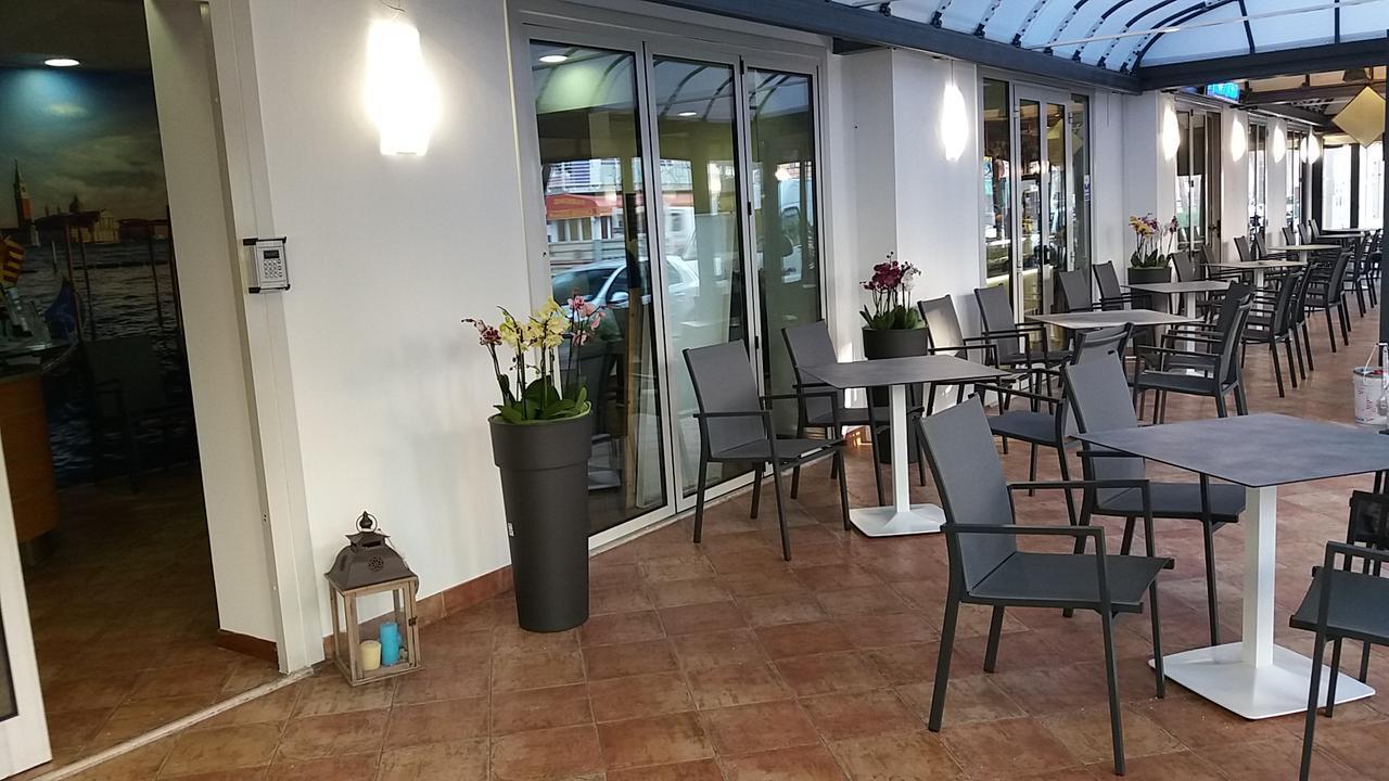Hotel Venezia Caorle Exterior foto